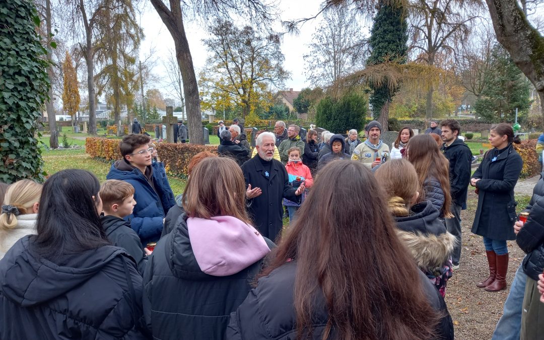 Schülerinnen und Schüler gedenken Opfern von Krieg und Gewaltherrschaft