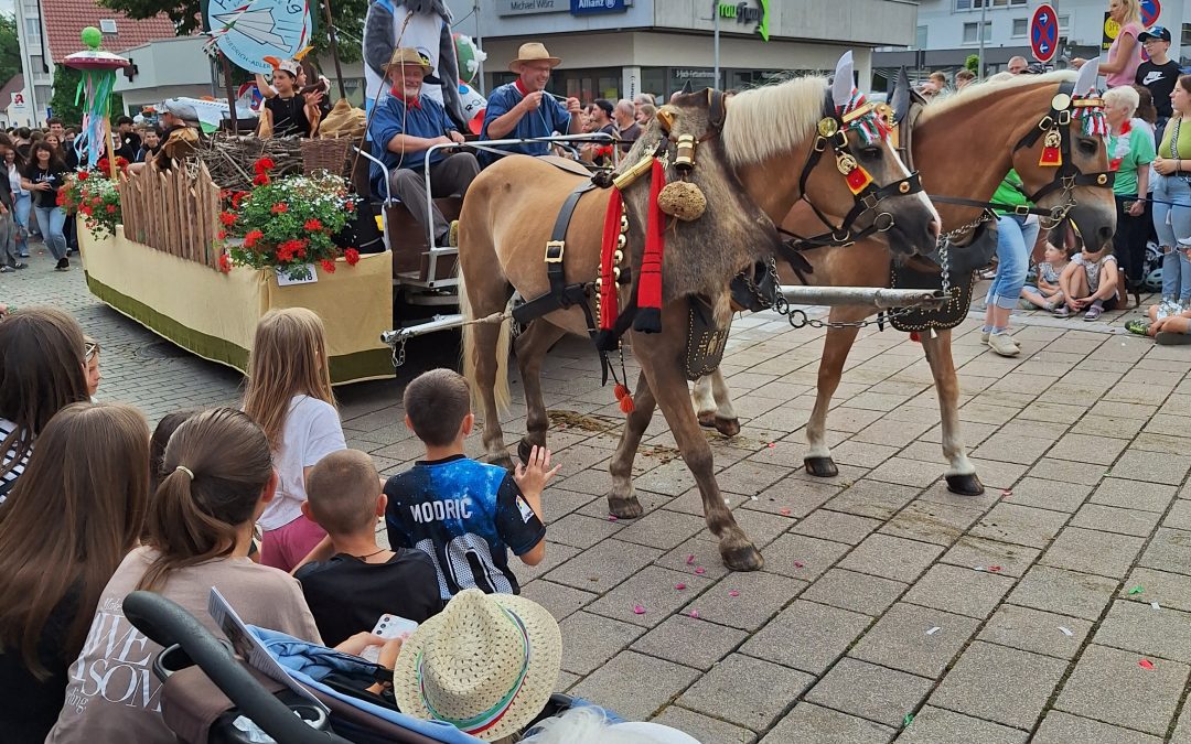 Am Himmel hoch, die Sonne glänzt! Festumzug Fr. 27.06.2025