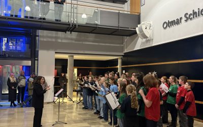 Unser Chor auf dem Weihnachtsmarkt – Ein festlicher Höhepunkt!