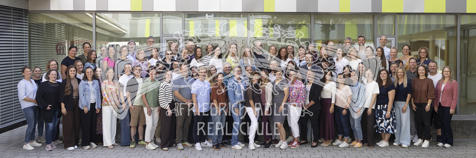 26-27 - Kollegium Mit Logo